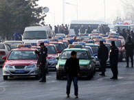 沈阳千台出租车集体罢运：对滴滴快的专车不满