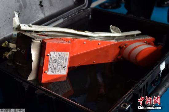 亚航失事客机一个黑匣子数据成功下载