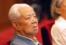 邓力群的另面：文革顶住压力率先开批“两个凡是”