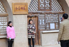 习近平回乡带旺陕西游 梁家河村游客大涨