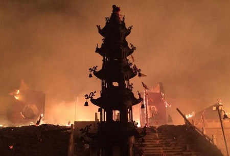 甘肃永靖县雷音寺发生火灾