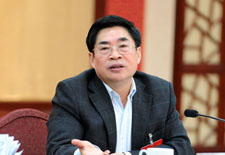 全国人大主席团“瘦身” 袁纯清等9人退出