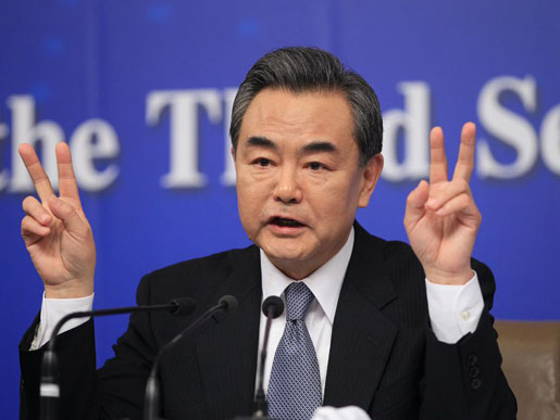 特写：“卖萌”外长的记者会