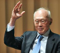 中共4常委超规格吊唁李光耀