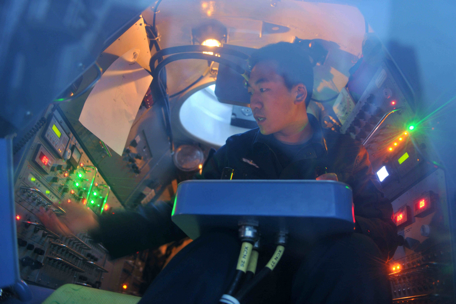 中国海军新型深潜救生艇世界领先 可同核潜艇对接