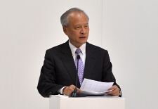 驻美大使质疑美军机抵进南海：若无恶意来做什么