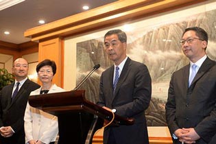 特首:不会延迟表决方案 吁议员尊重民意