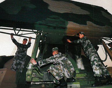 内地军事专家：中国分导式多弹头成美国噩梦