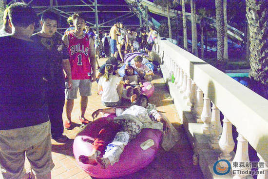 台游乐园粉尘爆燃 目击者:漂漂河里都是血像地狱