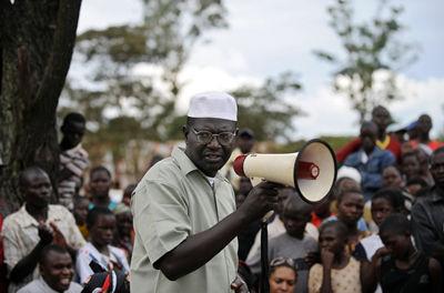 奥巴马肯尼亚亲戚抨击他不念亲情