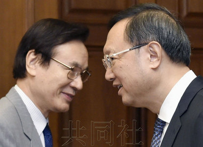 中日首开高级别政治对话 杨洁篪当场质疑安保法