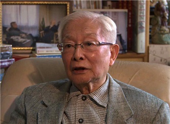 《一份报纸的抗战》采访中国新闻史学会名誉会长方汉奇。