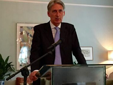 英国外相：习近平访英预示两国关系“黄金时代”