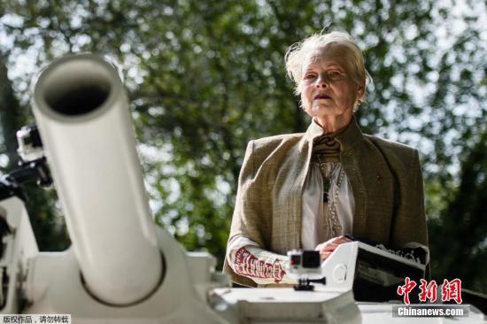 薇薇安·魏斯伍德绰号“西太后”，是著名时尚设计师。