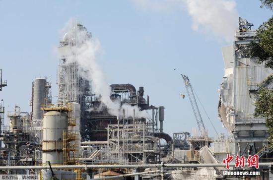 资料图：美国加州一家炼油厂。