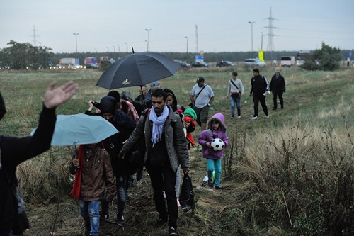 大批入境欧洲的难民。（图片来源：联合国网站）