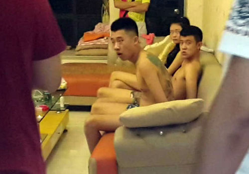 珠海与澳门警方交接卖淫团伙画面