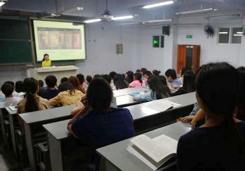 高校开性教育课 上课名额三秒被抢光