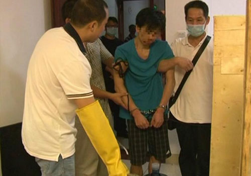 广西一中专老师辞职制毒 抓捕现场曝光