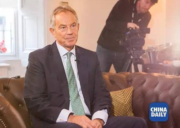 推广学习中文是世界趋势（摄影：张春燕）