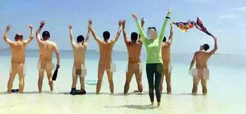 中新网10月24日电据马来西亚《诗华日报》23日报道，针对中国游客在仙本那外岛沙滩裸拍事件，警方目前已经加速完成手中调查工作，以尽早将这些“违法乱纪”者，控上法庭。