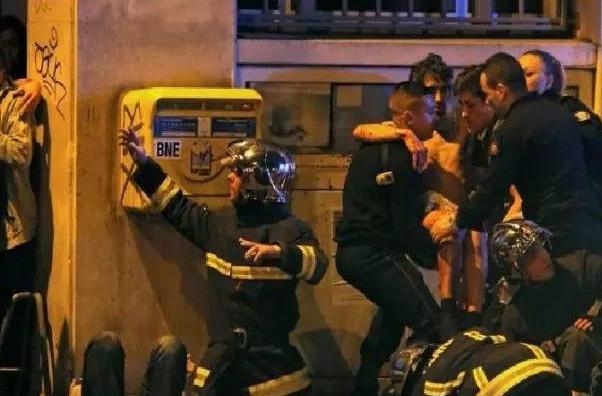 法国版“9.11”是当了美国替罪羊？