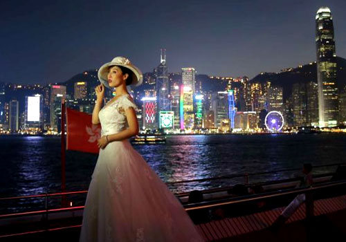 圣诞灯饰照耀香江