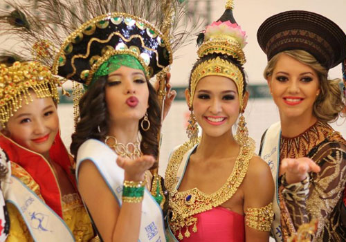 全球生态旅游小姐亮相南京