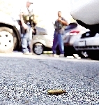 一枚弹壳留在枪击案现场