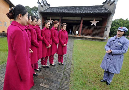 赣瑞龙铁路即将通车 “动姐”提前感受红色文化