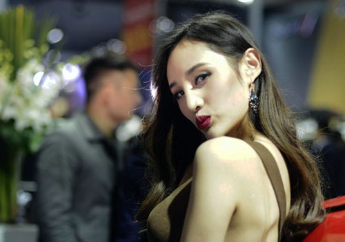 长沙车展开幕 超跑与美女齐亮相