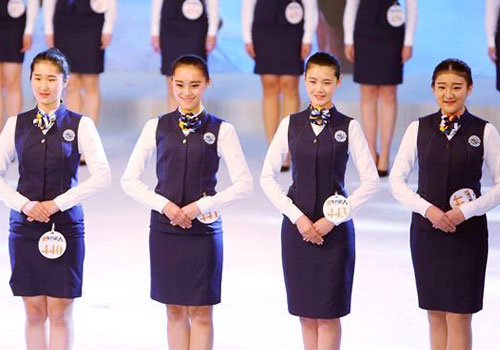 高校模特空乘推介会 青春气息扑面而来