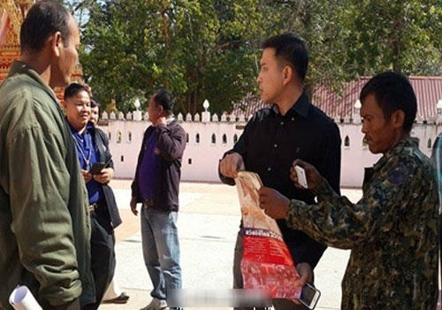 英拉送民众日历被军警没收