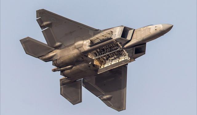 美媒称F22能“撕碎”中国红旗9防空系统