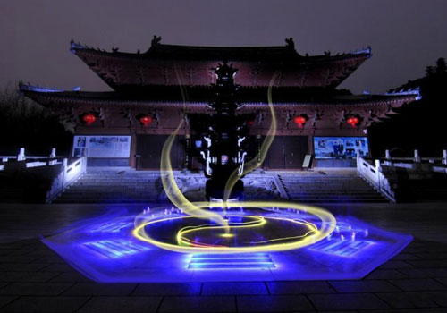 江西龙虎山“光影涂鸦” 立体绘画如幻似真