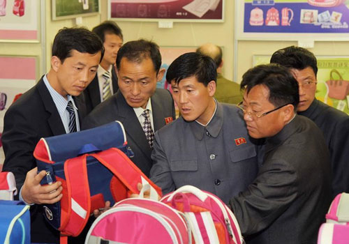 朝鲜国家产业美术展示会开幕