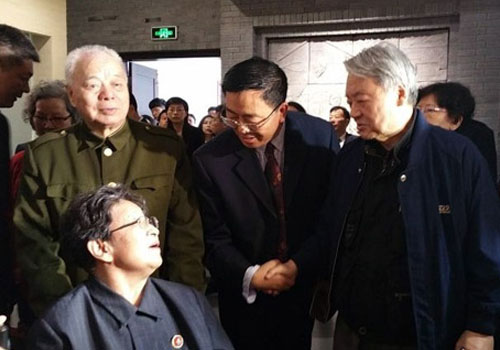 毛家人集体参加毛泽民纪念活动