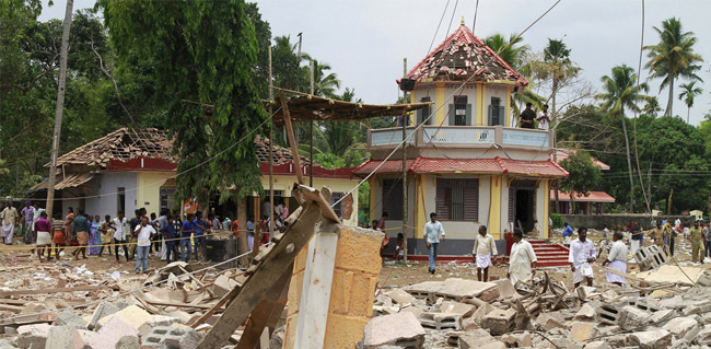 新年庆典乐极生悲  印度寺庙大火超百人死亡