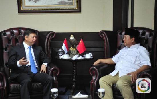 4月14日，中联部部长宋涛在雅加达会见大印尼行动党总主席普拉波沃。