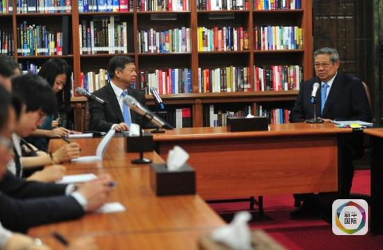 4月14日，中联部部长宋涛在雅加达会见印尼民主党总主席、前总统苏西洛。