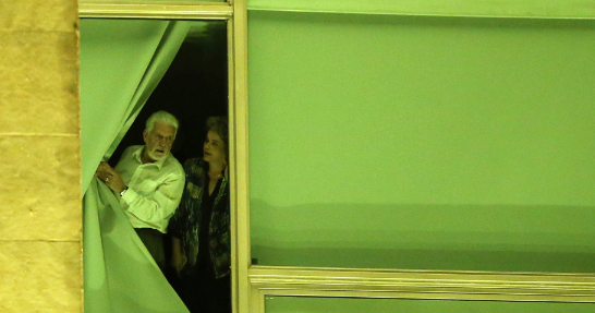 巴西参院“政变”罗塞夫停职 副总统或遭弹劾