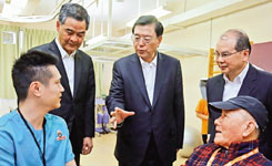 張德江探長者盡顯親民