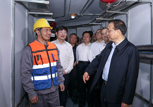 李克强考察武汉CBD地下综合管廊施工现场