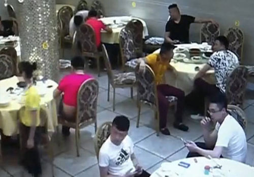 深圳18名男子吃霸王餐