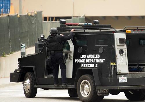 美加州大学发生枪击事件 两人死亡 