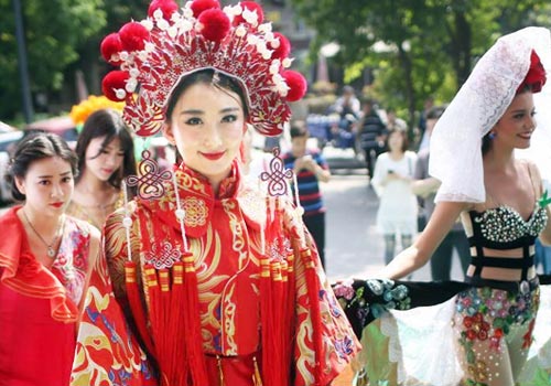 全球生态旅游小姐亮相南京