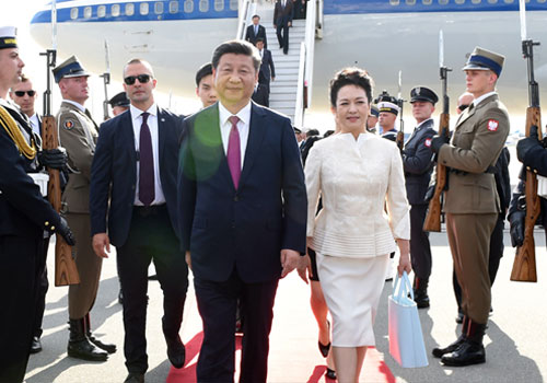 习近平抵达华沙