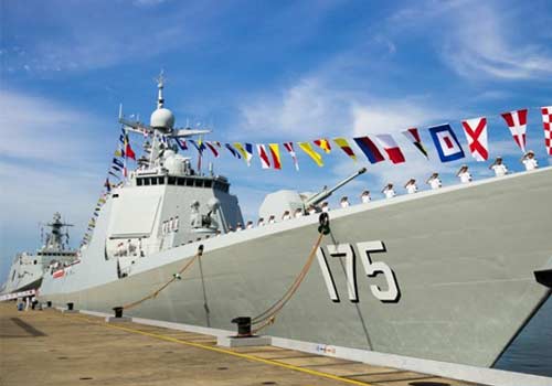 新型导弹驱逐舰银川舰加入海军战斗序列