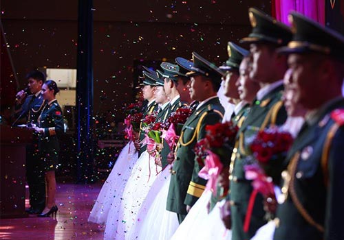 喀什边防官兵集体婚礼