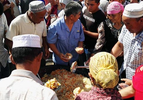 新疆乡村美食节精彩纷呈 群众“吃中带乐”